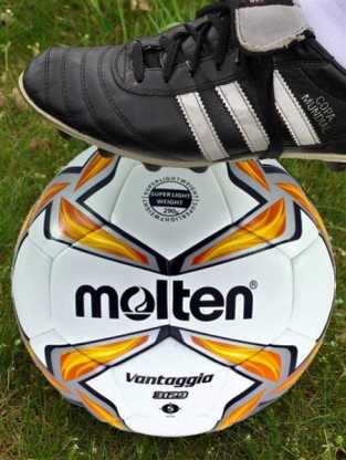 Molten V3129 voetbal 290 gr.